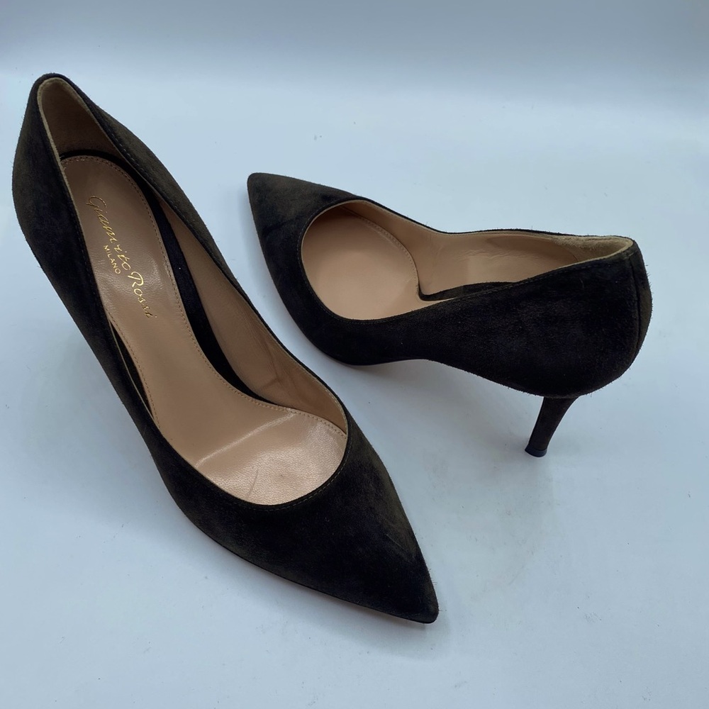 Gianvito Rossi Suede Pumps